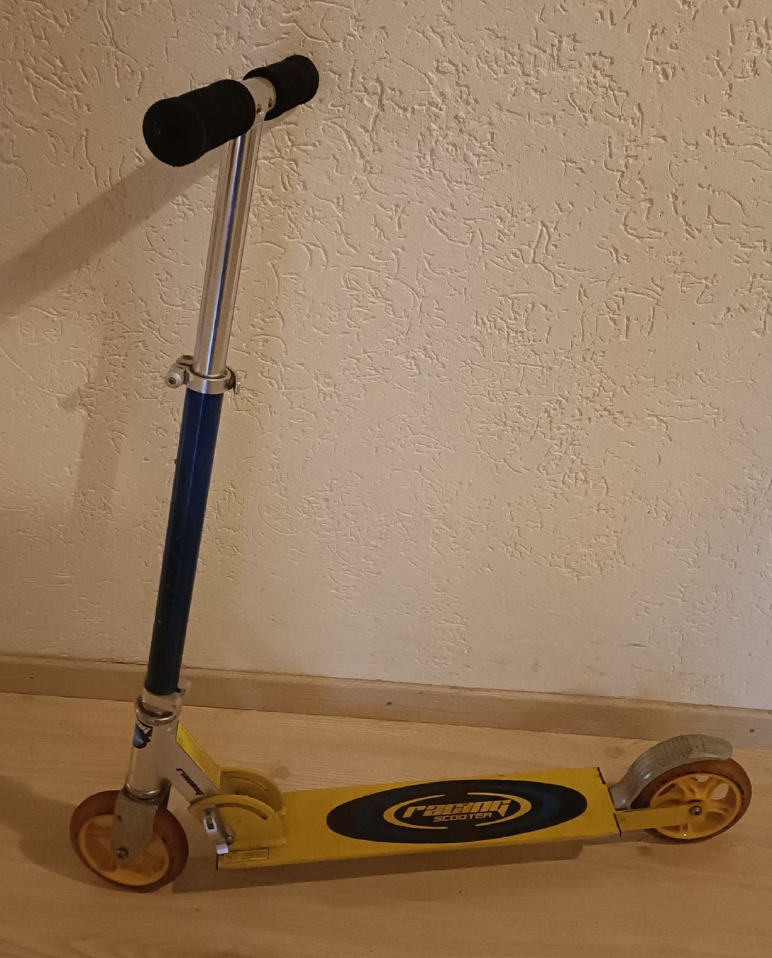 Véhicules pour enfants: Trottinette  – D'occasion à Glovelier par rus_jk5v