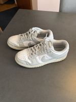 Nike Dunk Low Turnschuhe Grau Weiss Grösse 40.5 gebraucht