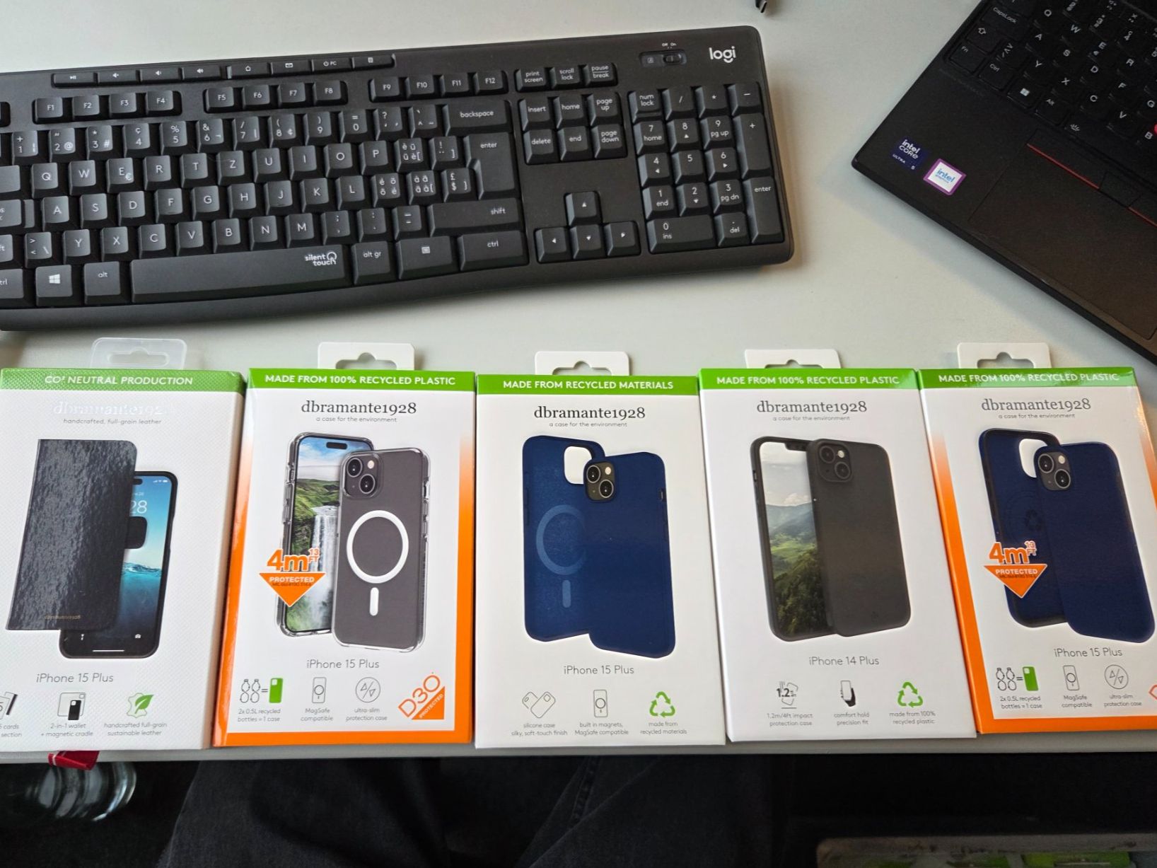 Cover & Protezioni schermo: diverse iPhone Hüllen 64 Stk. – Nuovo e nell'imballaggio originale da Uster venduto da lookandlisten 1