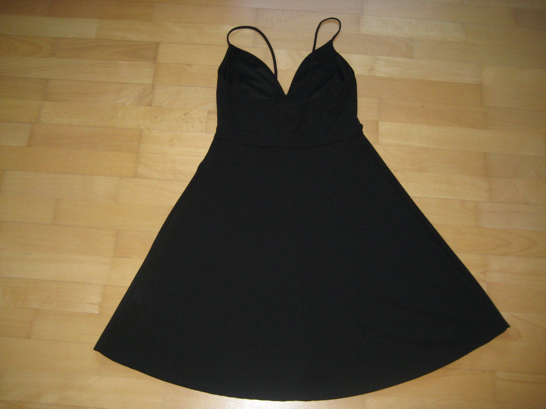 Vestiti & Gonne: Trägerkleid schwarz Grösse S – Usato da Dietlikon venduto da kue_6cd5 1