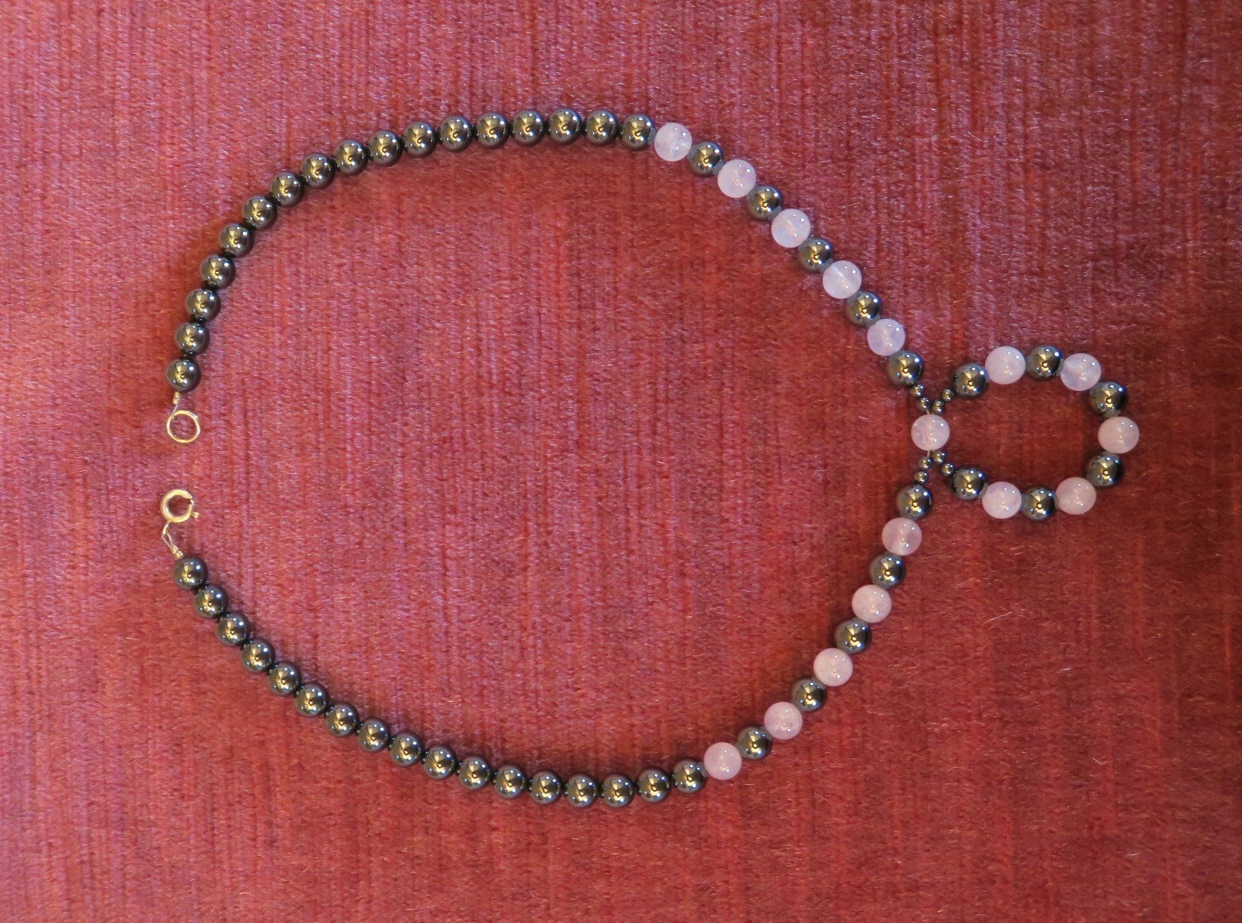Catenine: Perlenkette Hämatit/Rosenquarz – Usato da Brittnau venduto da marlenestone 2
