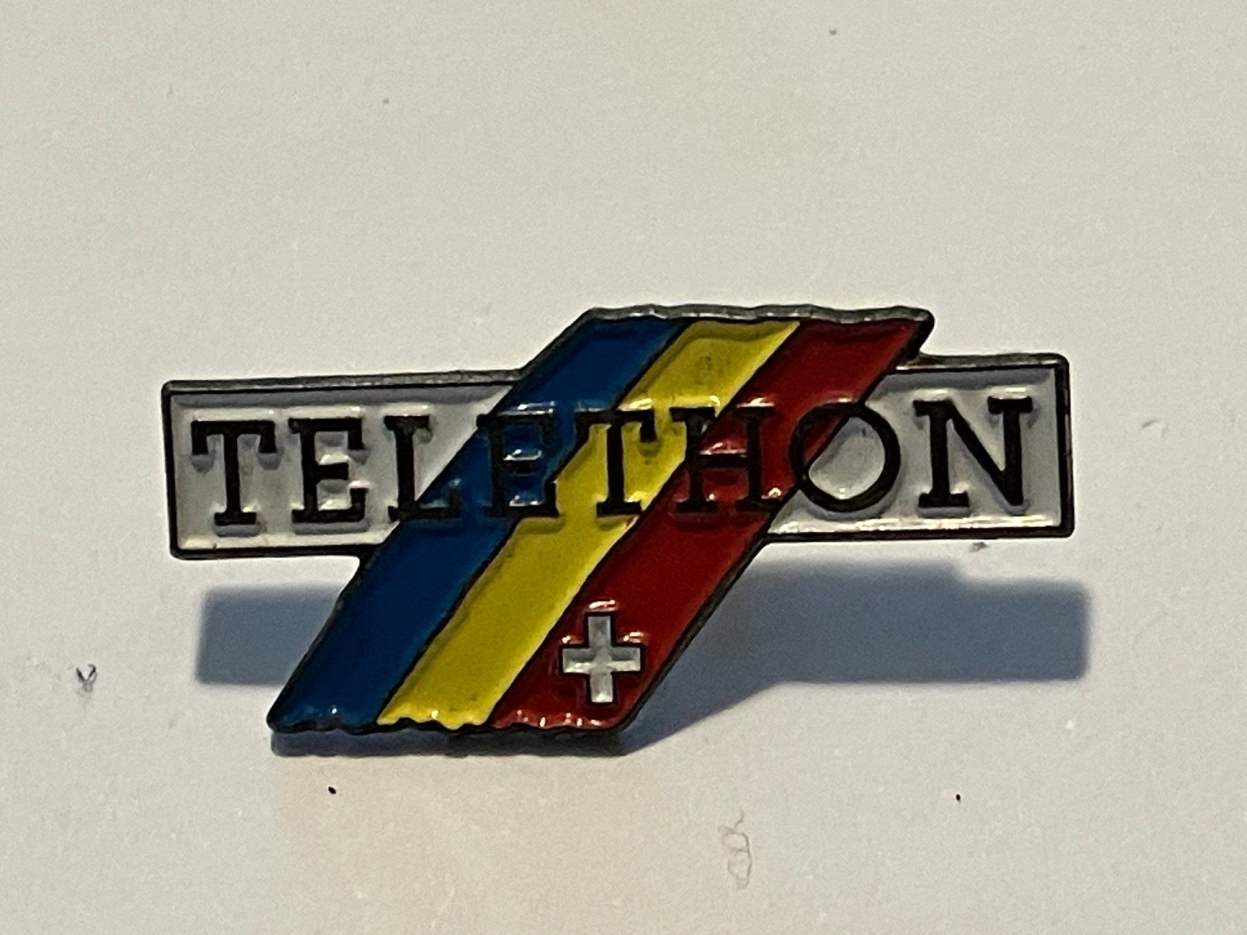 Plaquettes & Badges: 1 Pin Telethon – D'occasion à Basel par djwwpp