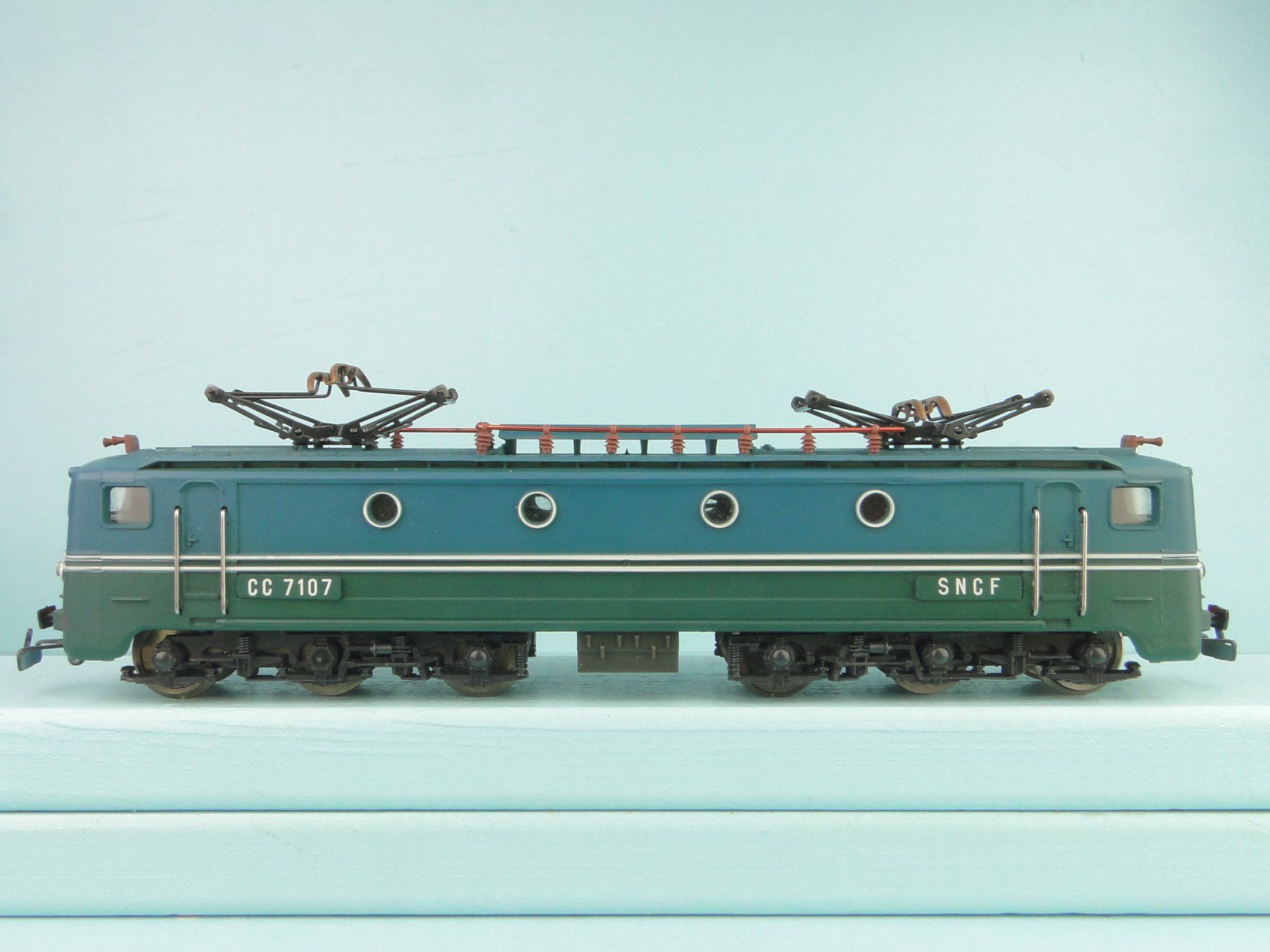Jouef Modelleisenbahnen: Jouef 8445 SNCF CC 7107, Neuwertig – Gebraucht aus Bülach von cann11 1