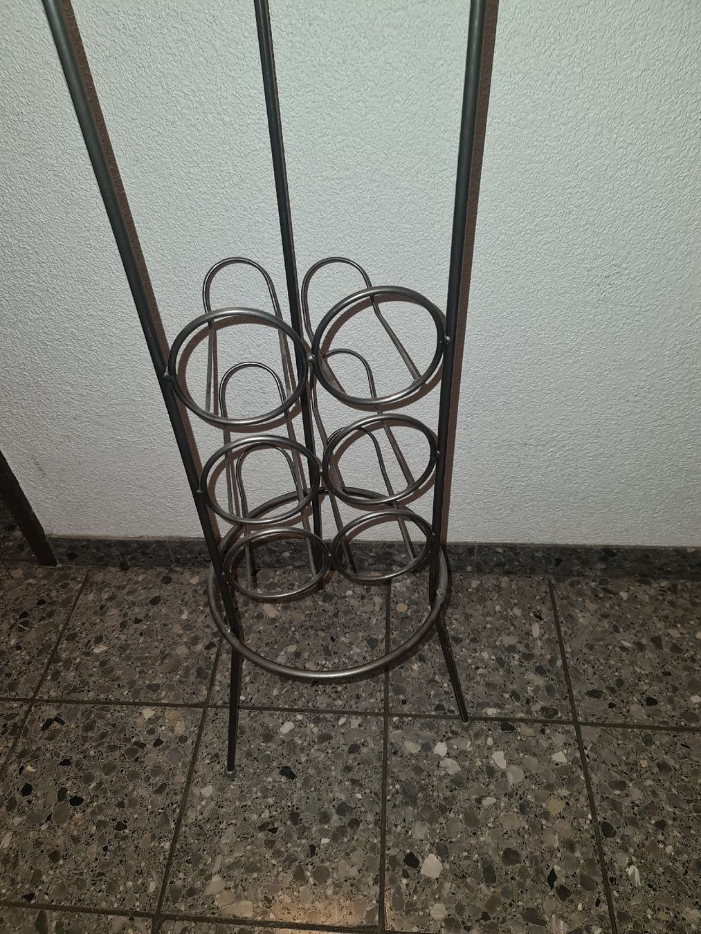 Weingestelle & -ständer: Weinständer Metall Schwarz Glasplatte Deko – Gebraucht aus Thun von erh_fs86 1