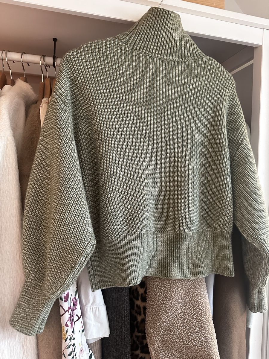 H&M Pulls & Sweat-shirts: H&M Pullover Olivgrün Rollkragen Zara cos Massimo  – D'occasion à Zürich par Lotta1509 1