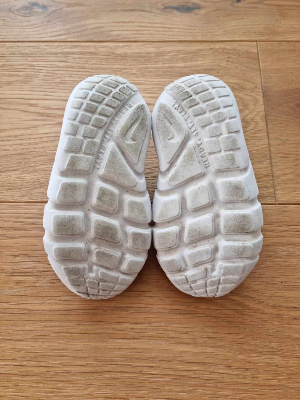 Nike Chaussures garçon: Sneakers Nike, Grösse 25 – D'occasion à Laupen ZH par jbu_m9st 2