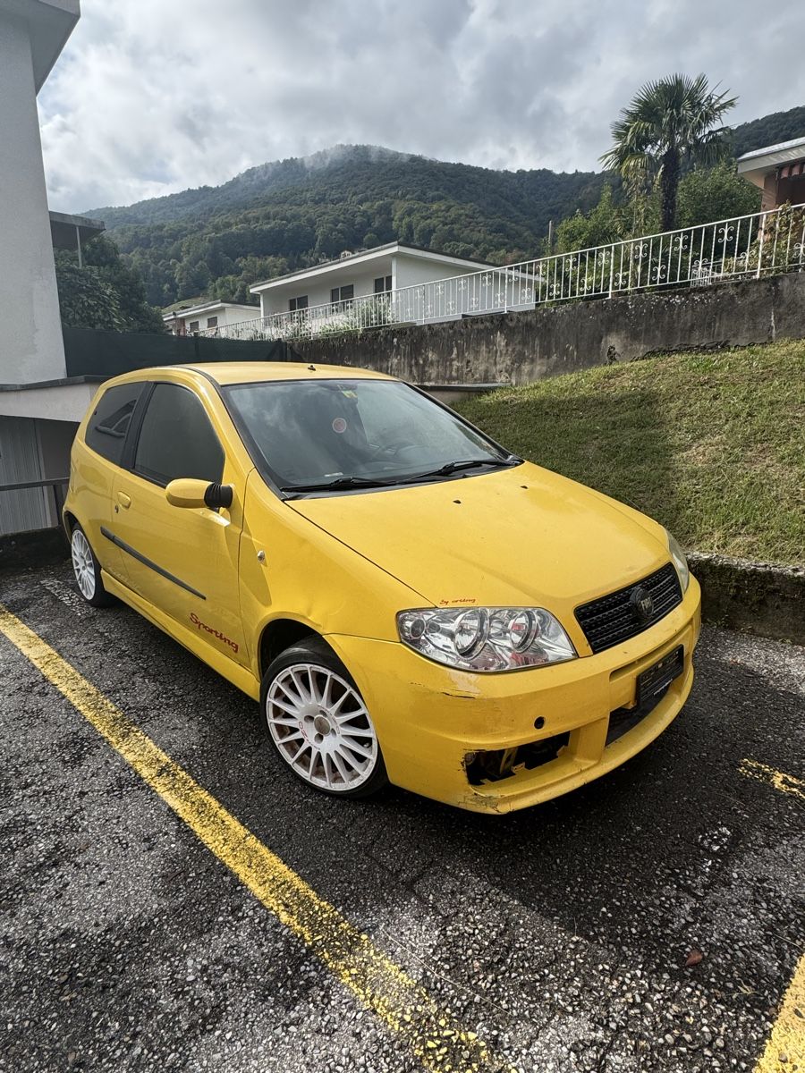 Autos: Fiat punto sporting – Defekt aus Bioggio von ale_jgl5 2