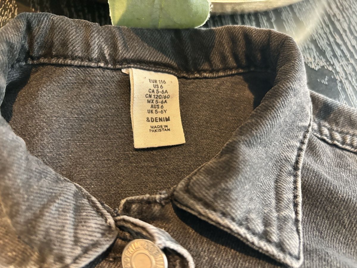 H&M Jacken & Mäntel: Jacke Mädchen Gr.116 – Gebraucht aus Steffisburg von TelmaG 1