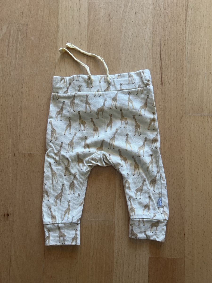 Lotti & Set di vestiti: 4 Hosen Kinder Grösse 56 gemischt – Usato da Zürich venduto da Jakomo007 4