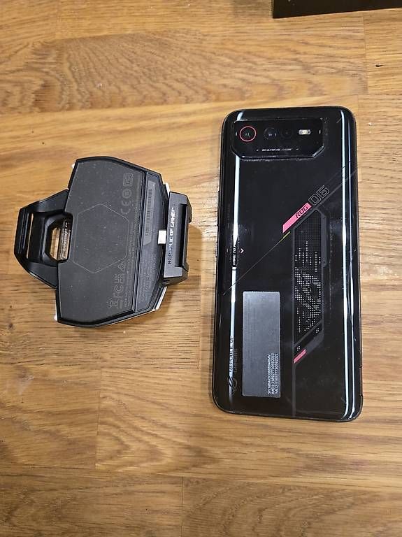 Telefoni cellulari / Smartphones: ROG Phone 6 ASUS – Usato da Arconciel venduto da gab_cjb2 1