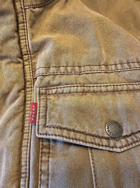 Jacken: Veste Levi'S – Neu und originalverpackt aus La Chaux-de-Fonds von dev_rv6d 3