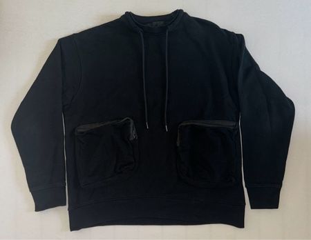 SCHWARZER MENNANCE PULLOVER MIT TASCHEN