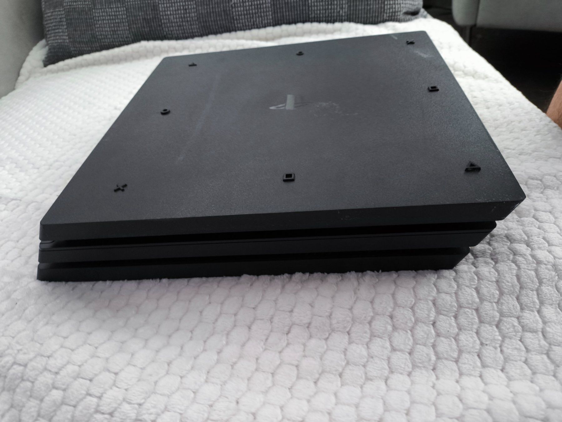 Sony Console: 🔥 Playstation 4 PRO, 1TB Version, komplett inkl. Controller – Difettoso da Höri venduto da BlueElephant 6