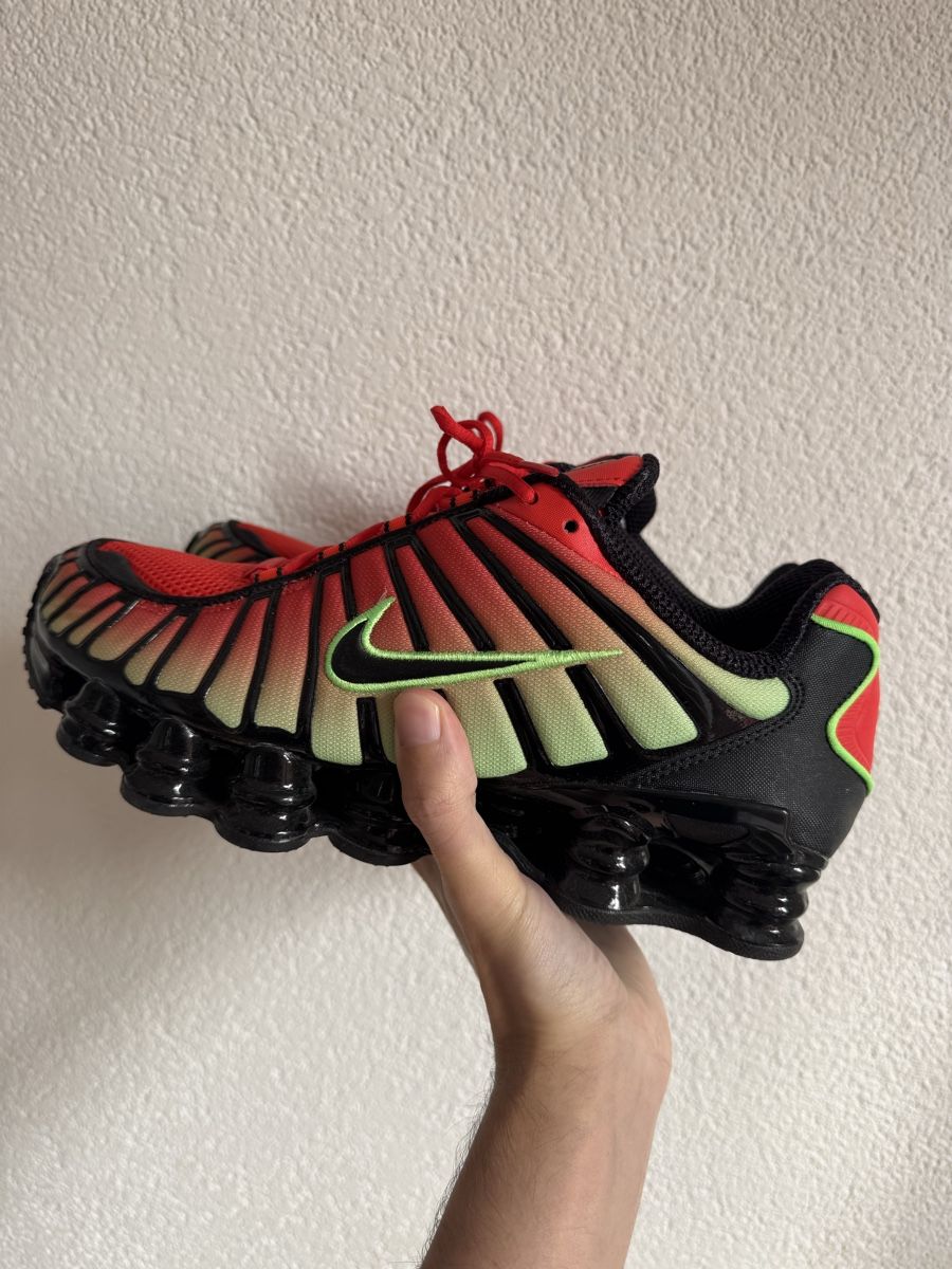 Nike Scarpe da uomo: Nike Shox Herren 43 – Nuovo (secondo la descrizione) da Niederwangen BE venduto da sar_7d6v 1