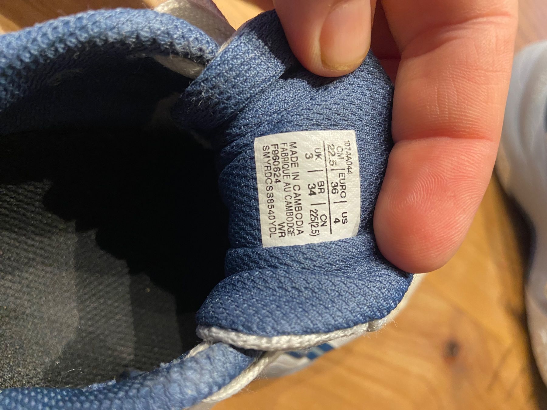Scarpe da uomo: Hallenschuhe Gr. 36 – Usato da Windisch venduto da Salat8 1