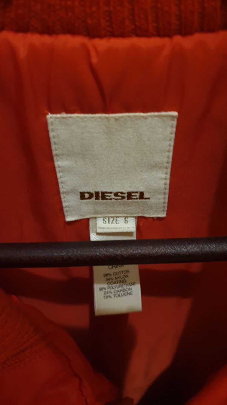 Diesel Giacche: Stylische DIESEL Jacke Gr. S, rot – Usato da Winterthur venduto da PhDZH 2