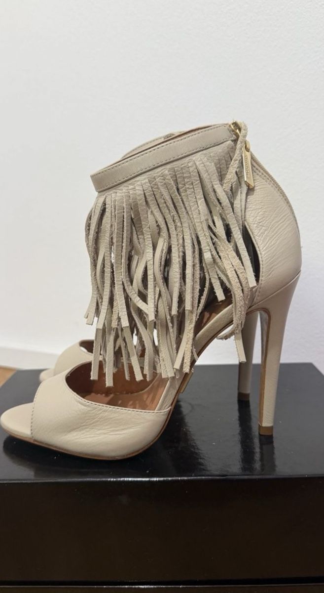Chaussures femmes: Luz da Lua Sandalen Leder Fransen beige Grösse 39 – Neuf (Voir description) à Horn par FashionFlowerCh 2