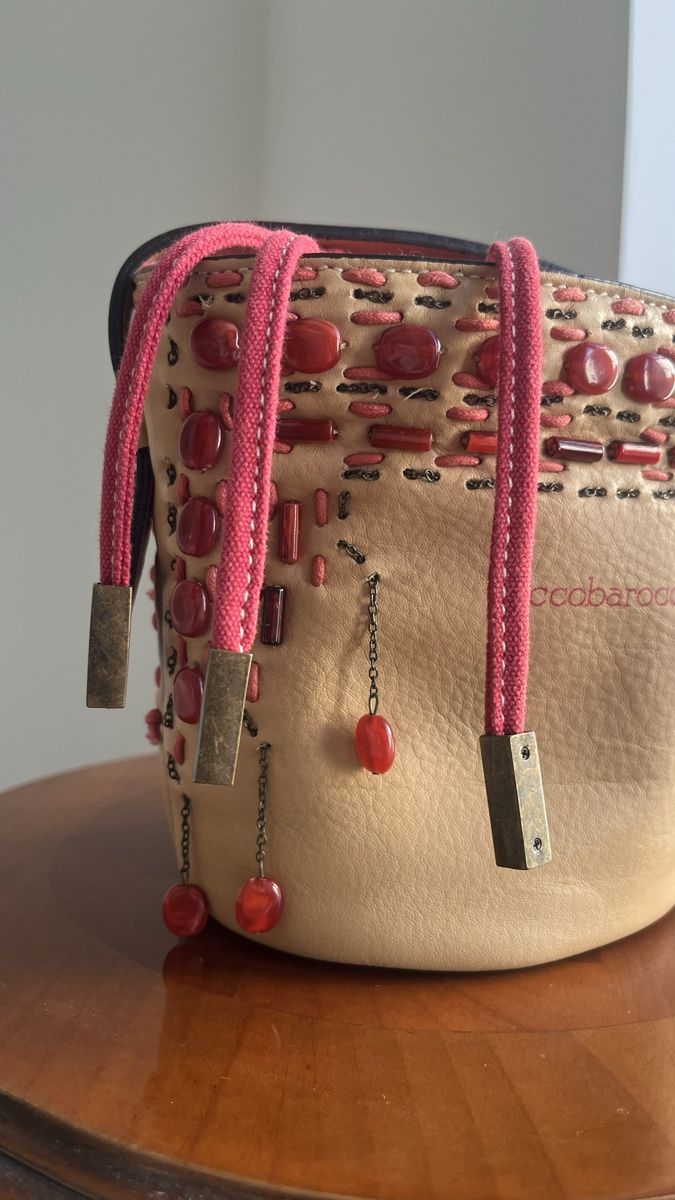 Roccobarocco Sacs femmes: LEATHER BUCKET BAG BY ROCCOBAROCCO – D'occasion à Lugano par yul_fhg2 9
