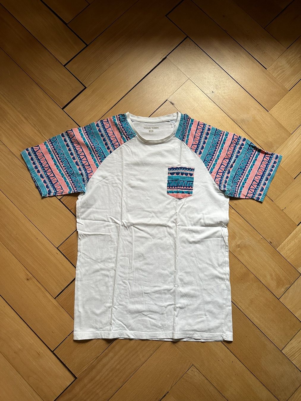 T-shirt: YOUR TURN - T-Shirt weiss gemustert M – Usato da Zürich venduto da Diazaio