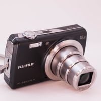 Fujifilm FinePix F100EXR — Legendäre kamera mit EXR-Sensor
