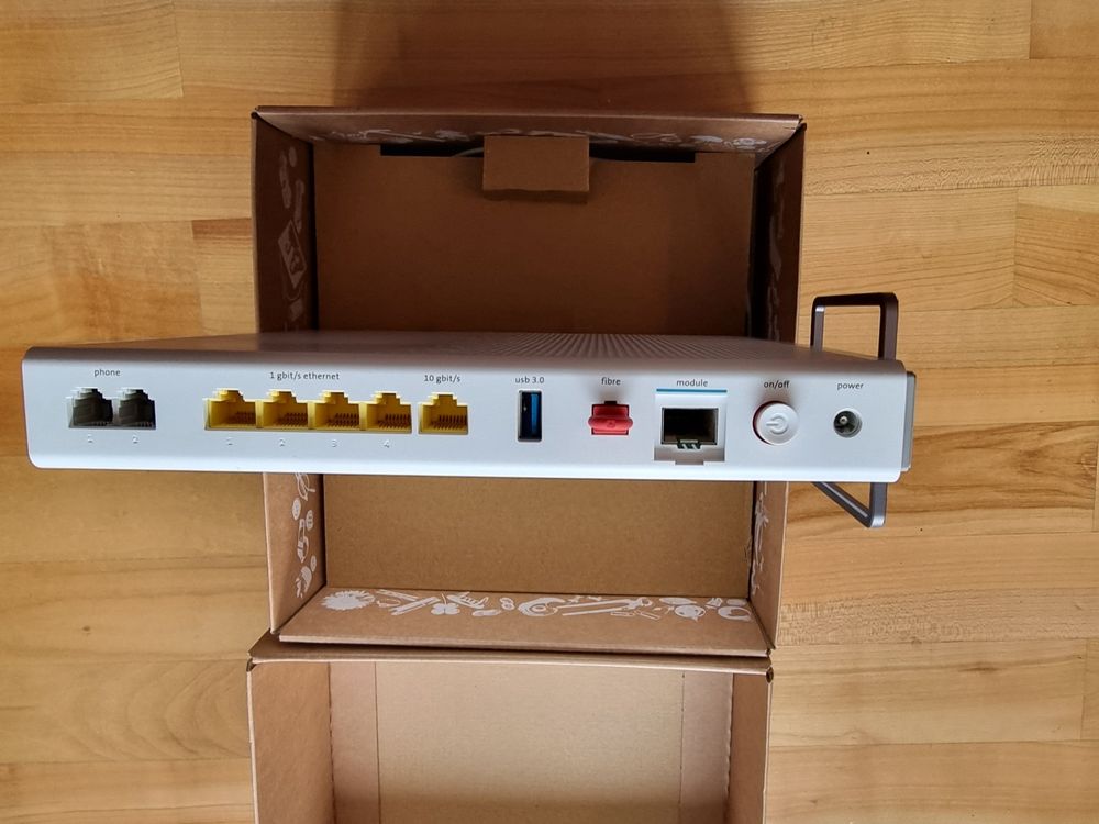 Swisscom Internet-Box 4 Router - Top Zustand! NEU! (Neu (gemäss ...