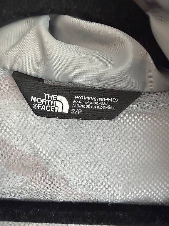 Vestes: The North Face Regen Jacke  – D'occasion à Unterseen par iry_78zl 2