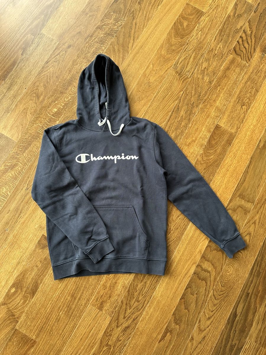 Champion Maglioni & Felpe: 2 Hoodies – Usato da Heitenried venduto da Tannenbaum25 1