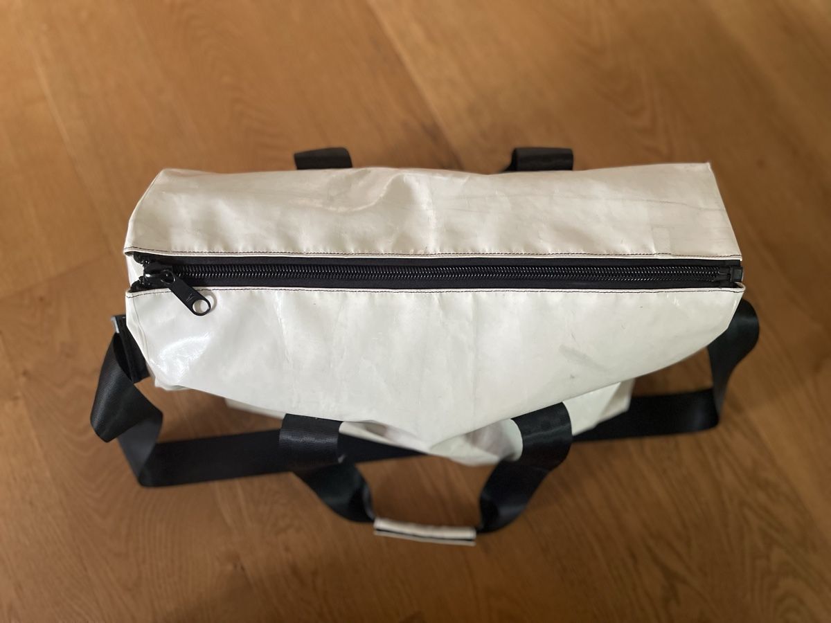 Freitag Borse: Sac Freitag original blanc/noir – Usato da Commugny venduto da arm_7m7m 1