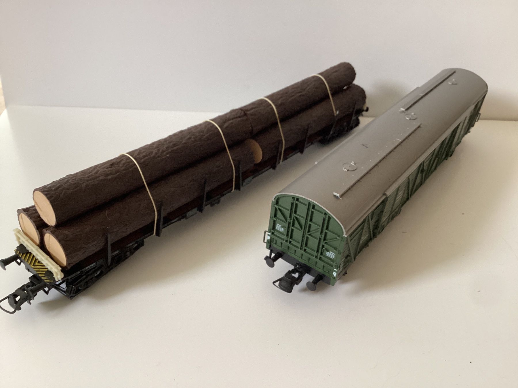 Roco Modellini di ferrovie: Roco Güterwagen DB 1:87 H0 – Usato da Effretikon venduto da simtek_de 4