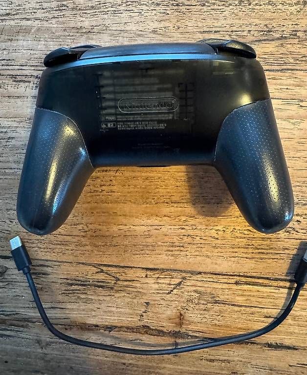 Nintendo Manettes: Original Nintendo Switch Pro Controller. – D'occasion à Zürich par Sunnyflower97 2