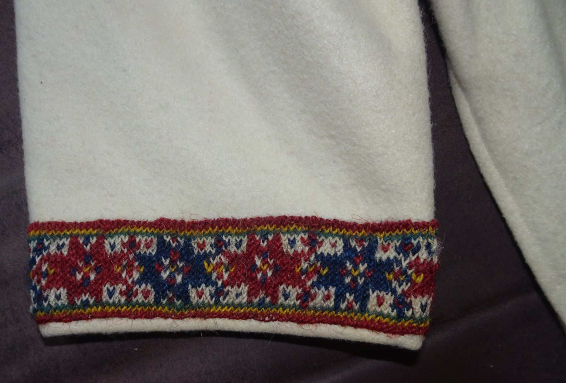 Maglioni & Felpe: Veste/Pull traditionnel grec en laine brodé – Usato da Châtelaine venduto da fil_7lqg 6