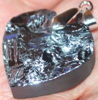 Anhänger L-3217 – Schungit Silikon Mineral Herz Druzy 29x27