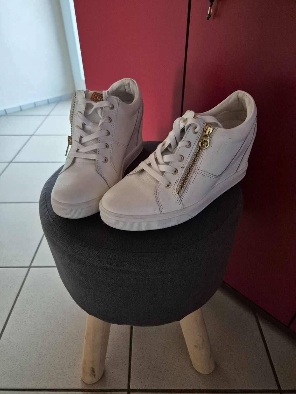 Guess Scarpe da donna: GUESS Bottines – Usato da Grandfontaine venduto da Raccooncity 4