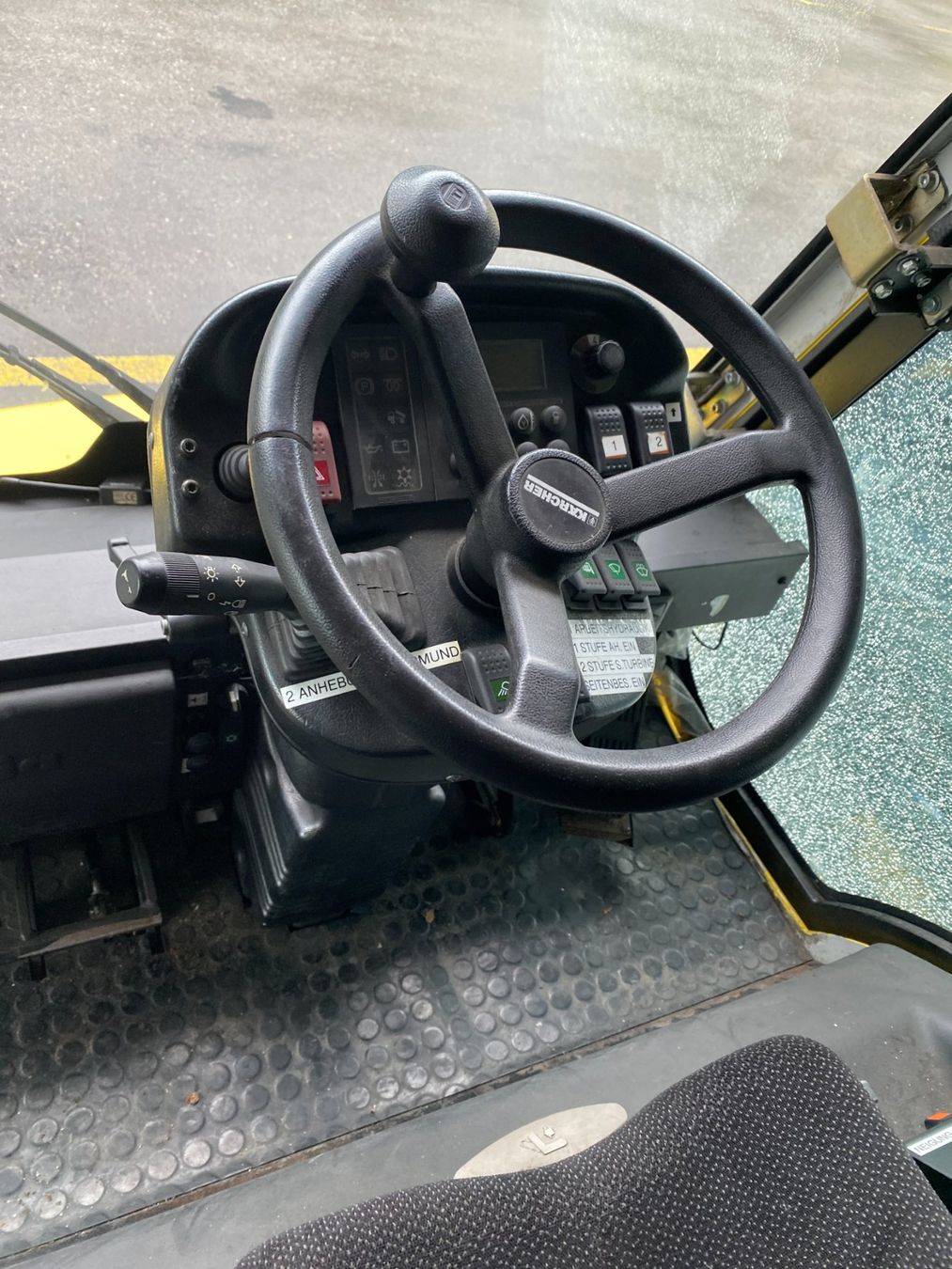 Kärcher Tutte le macchine: KÄRCHER MC 150 Strassenreinigung – Usato da Arbon venduto da Saemis 7