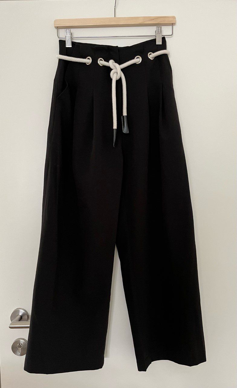 Pantaloni: Freizeithose Gr. S, Farbe schwarz – Usato da Triesen venduto da dardaleni