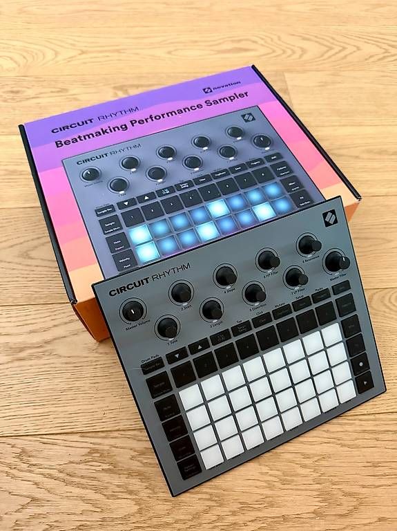 Novation Musikinstrumente: Novation Circuit Rhythm  sampler / groovebox – Gebraucht aus Lausanne von nib_tiptop 1