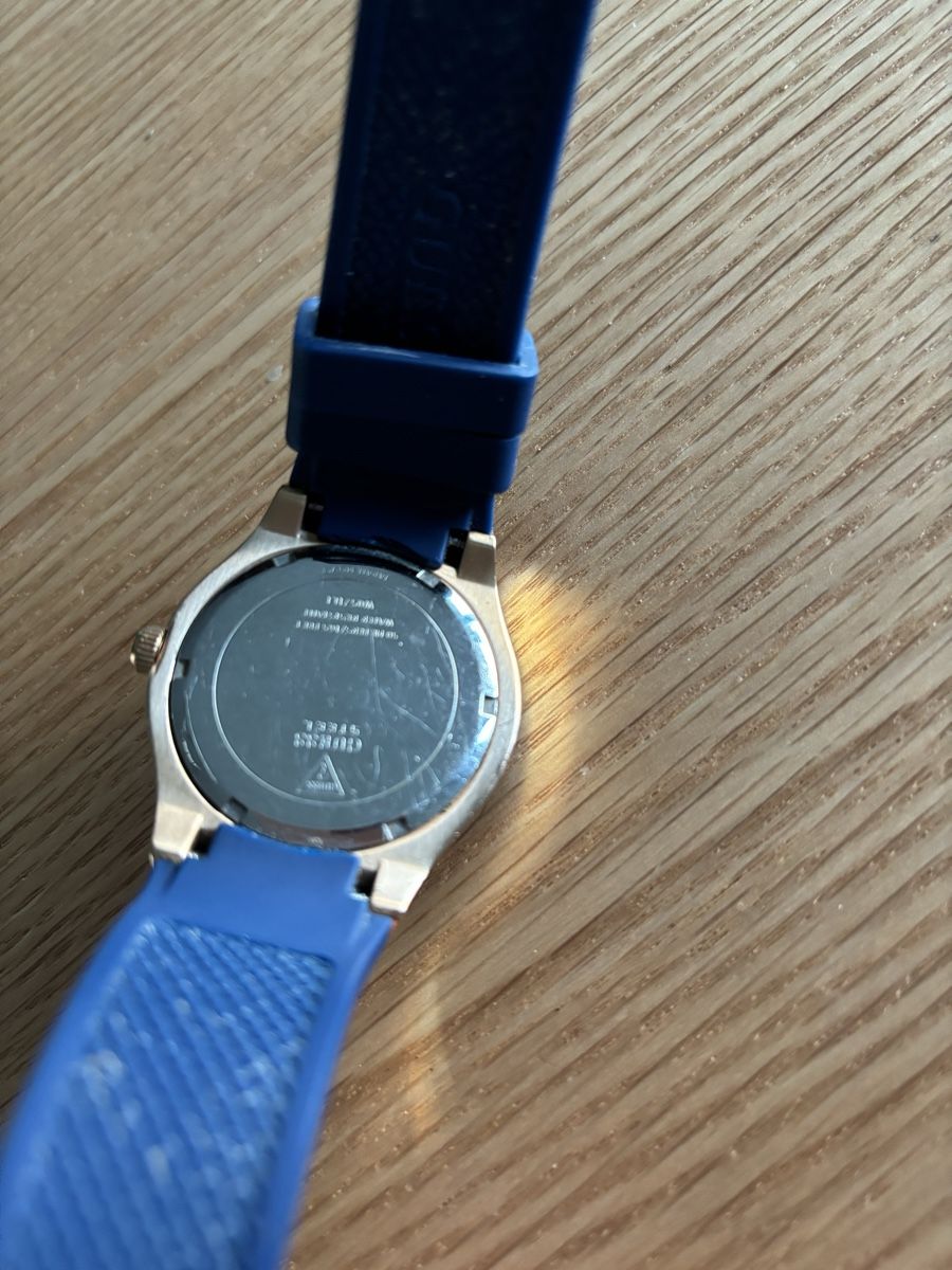 Guess Orologi: Guess Damen Armbanduhr – Usato da Salenstein venduto da Silly...0 5