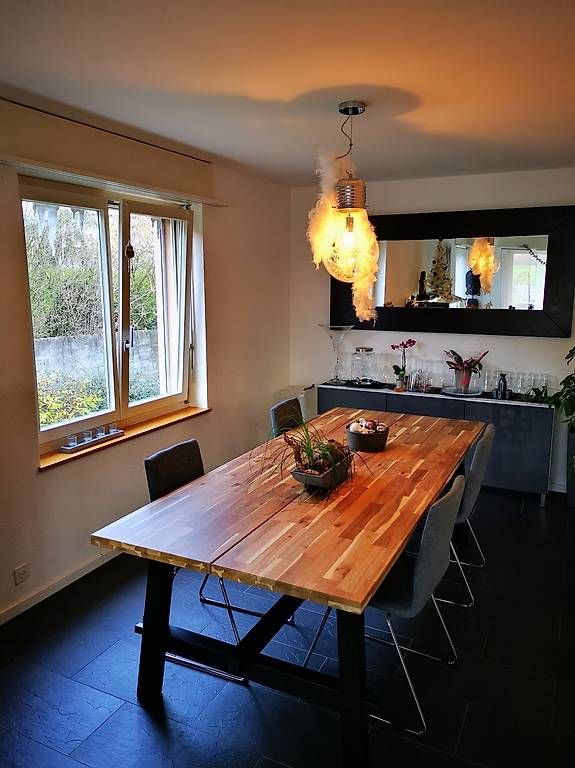 Ikea Tavoli: Table à manger en bois massif – Usato da Vercorin venduto da zickme 3