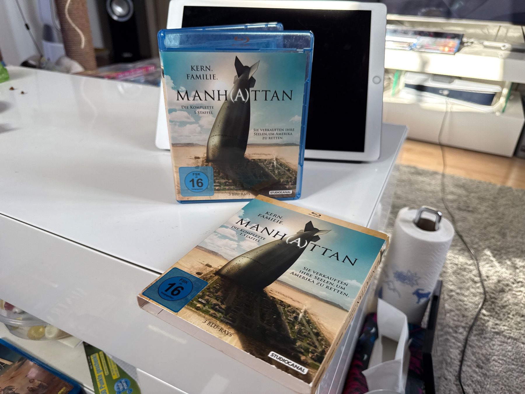 Tous les DVDs: Manhattan - Die komplette 1. Staffel – D'occasion à Allschwil par meeresperle