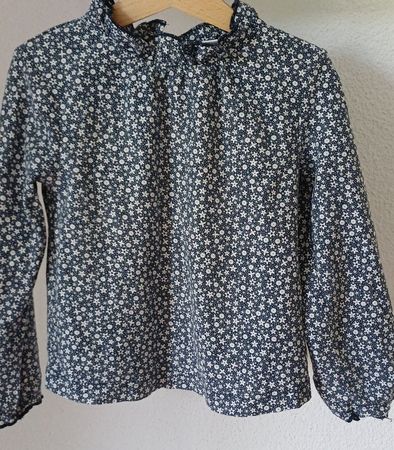 Bluse schwarz Okaidi 110 mit weissem Blumenmuster gebraucht
