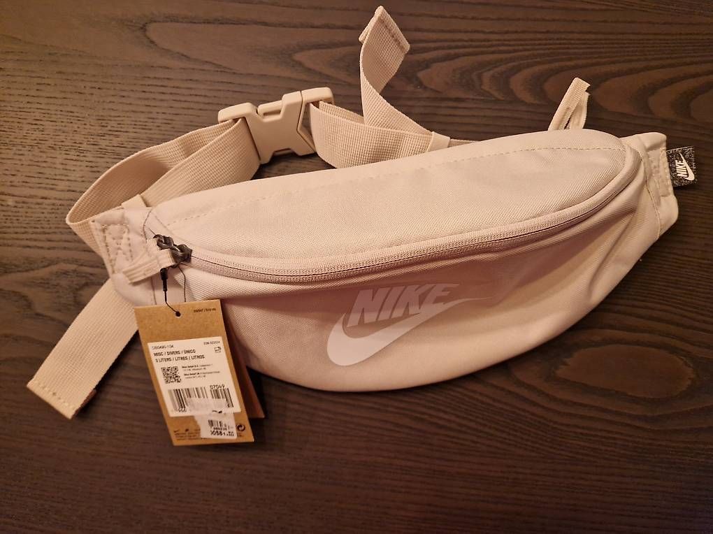 Nike Borse: Nike Bauchtasche. NEU. – Usato da Dübendorf venduto da Olenaaa 1