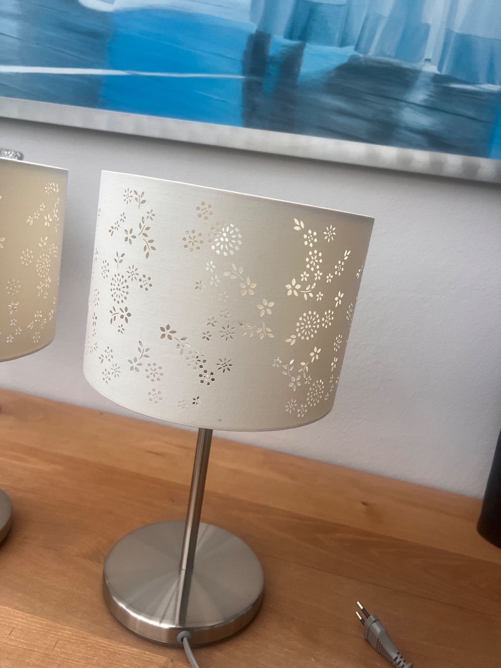 Lampen: Tischlampen 2er Set weiss mit Muster Metallfuss – Neu (gemäss Beschreibung) aus Hettlingen von mma_f6fc 2