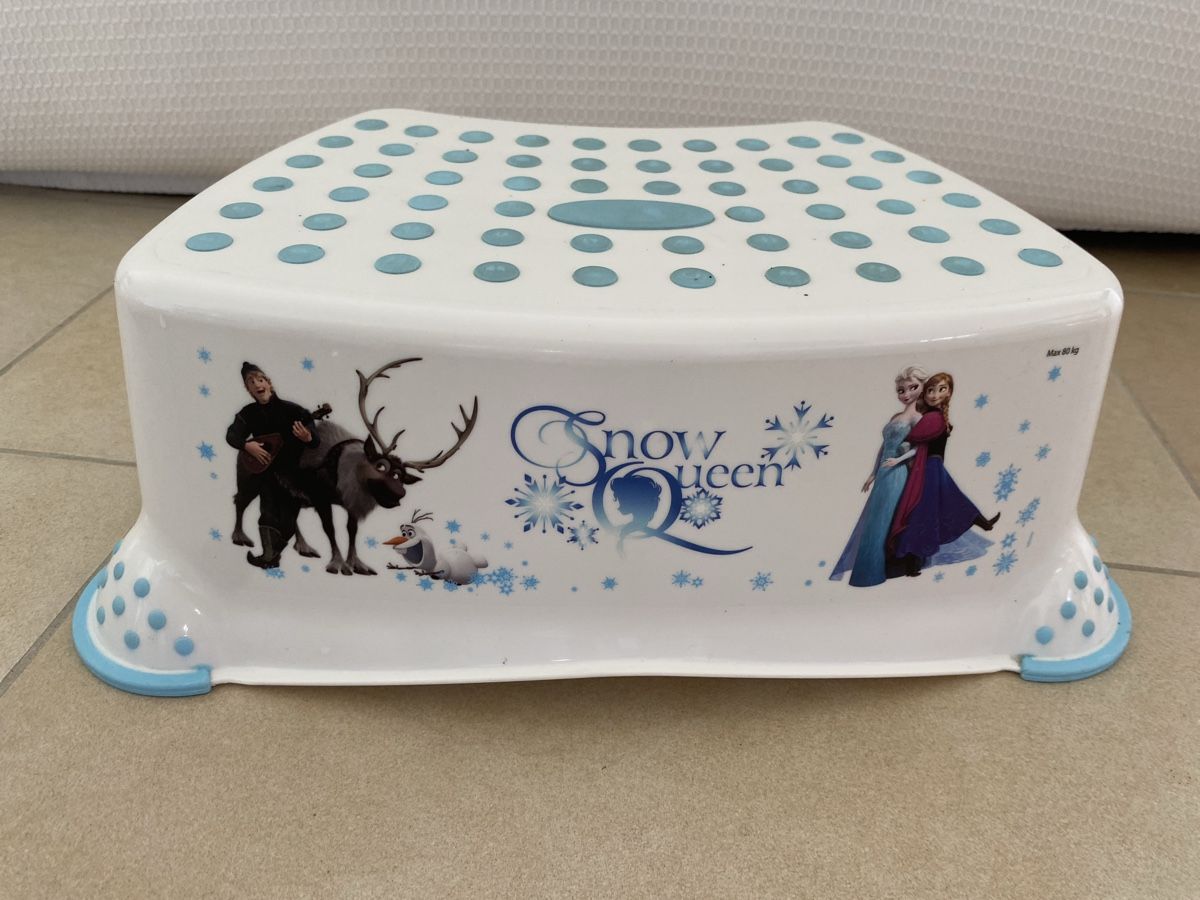 Hocker: Tritthocker Frozen / Elsa – Gebraucht aus Grasswil von pp7830