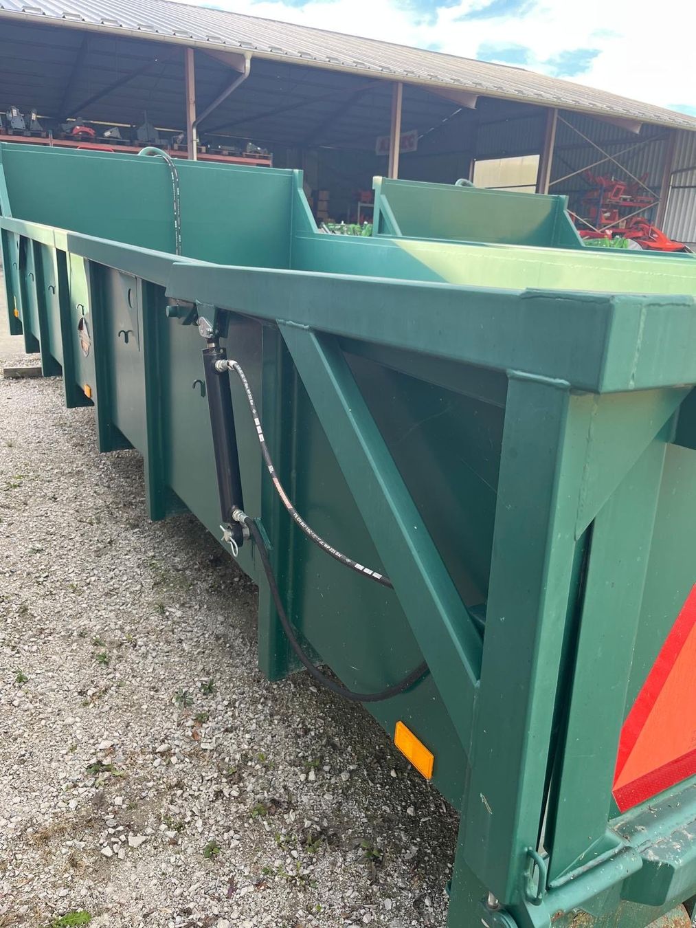 Contenitori edile: Benne pour remorque multilift ML5508 – Usato da Les Thioleyres venduto da Samitrac 2