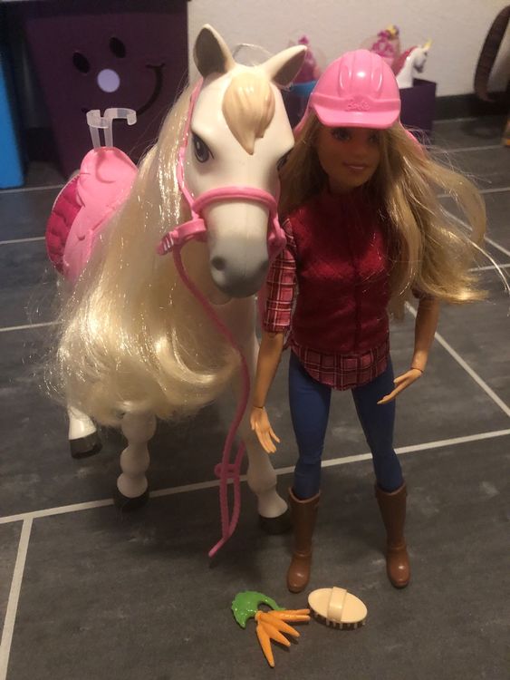 barbie laufendes pferd