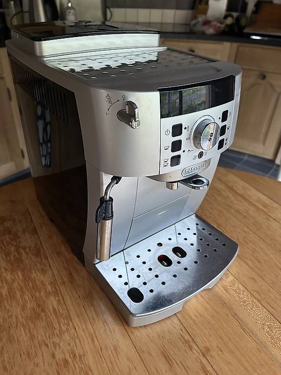 Kaffeemaschinen & Espressomaschinen: Machine a café automatique  – Gebraucht aus Choëx von jeanlucmottet01