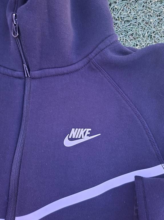 Maglioni & Felpe: Nike Tech Fleece Hoodie  – Usato da Wetzikon ZH venduto da cet_6fbf 1