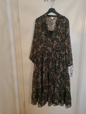 langes stylisches braunes Kleid von H&M, Grösse 46