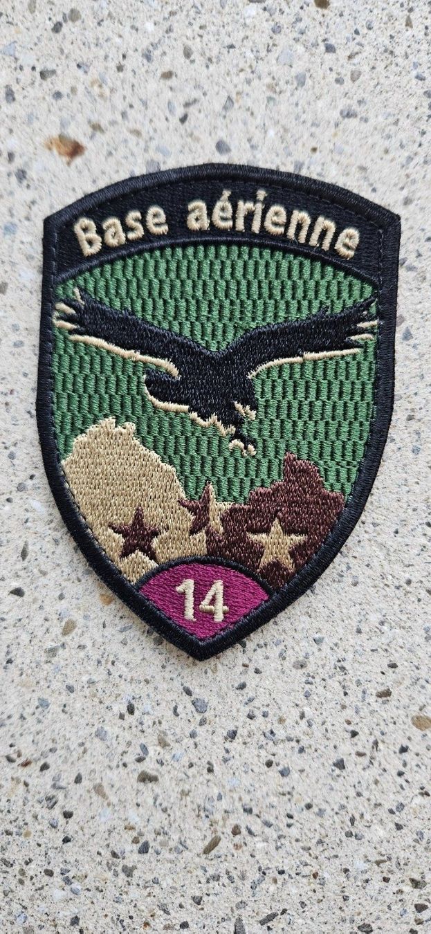 Schweizer Armee Placchette & Badge: *** Badge Luftwaffe mit klett *** – Nuovo e nell'imballaggio originale da Riedholz venduto da fr_sIruP