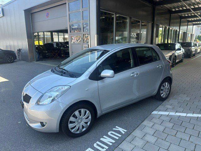 Toyota Autos: Toyota Yaris  1.3 Chic – Gebraucht aus Oberriet SG von jeepv8